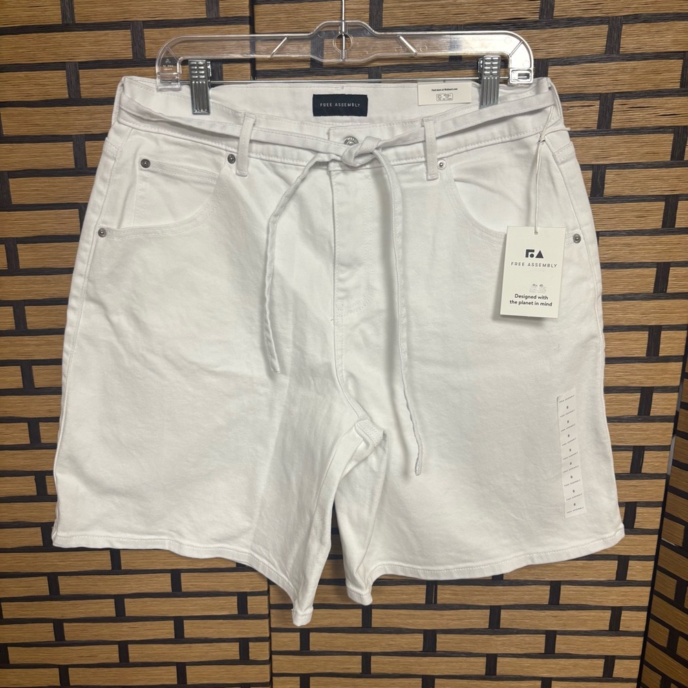 Free Assembly White Belted Denim Shorts‎ Size 8